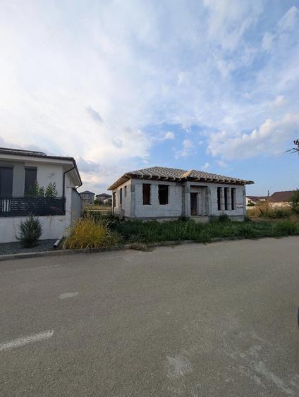 Casă cu 3 camere cu Teren 358 Mp în Agigea