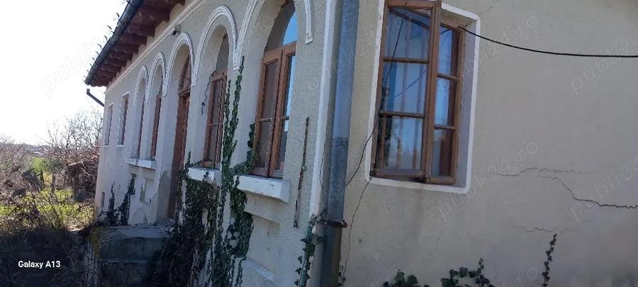Casă cu Teren 3500 Mp în Central