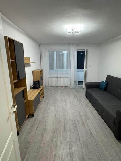 Apartament cu 2 camere semidecomandat în George Enescu