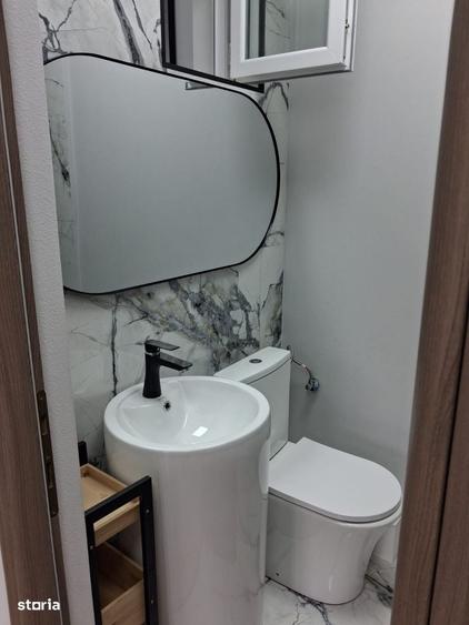 Apartament cu 3 camere decomandat în Exterior Vest