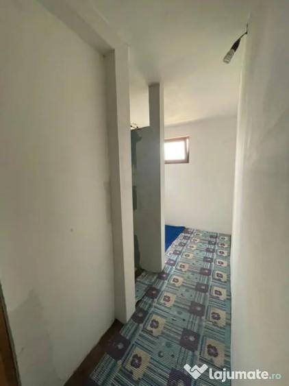 Casă cu 5 camere cu Teren 300 Mp în Central
