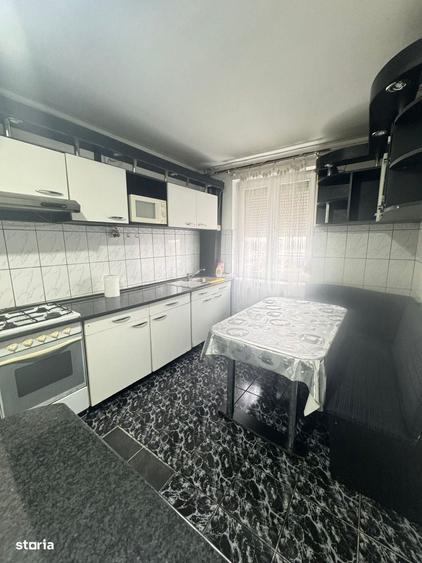 Apartament cu 3 camere în Botizului