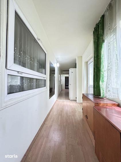 Casă cu 9 camere cu Canalizare în Central