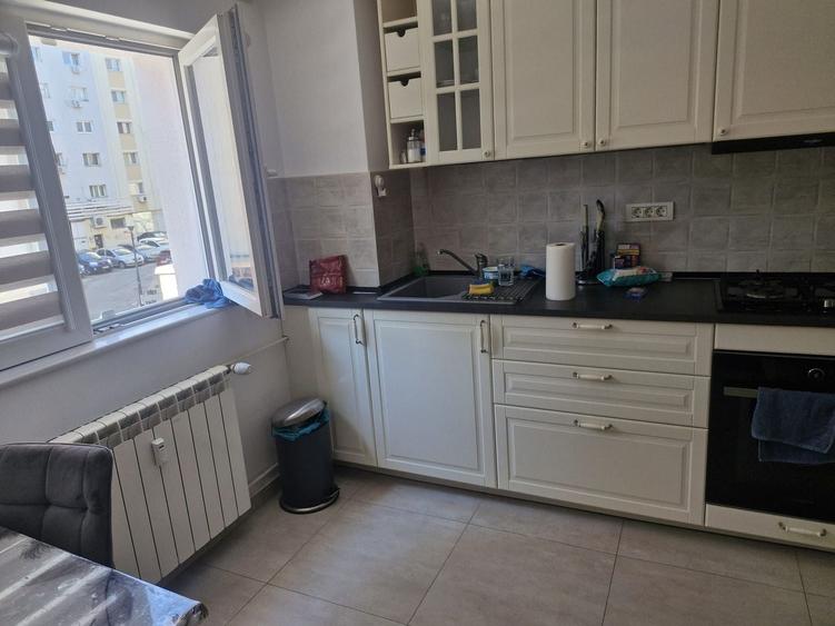 Apartament cu 2 camere semidecomandat, mobilat în Moșilor