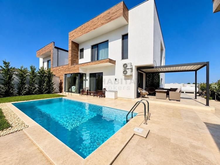 Casă individuală cu 4 camere cu Piscina în Tunari