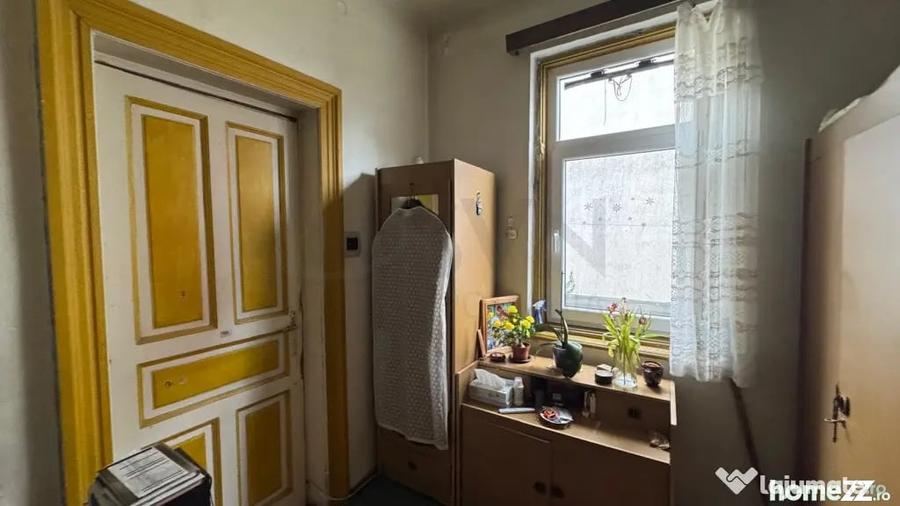 Apartament cu 6 camere decomandat în Ștefan cel Mare