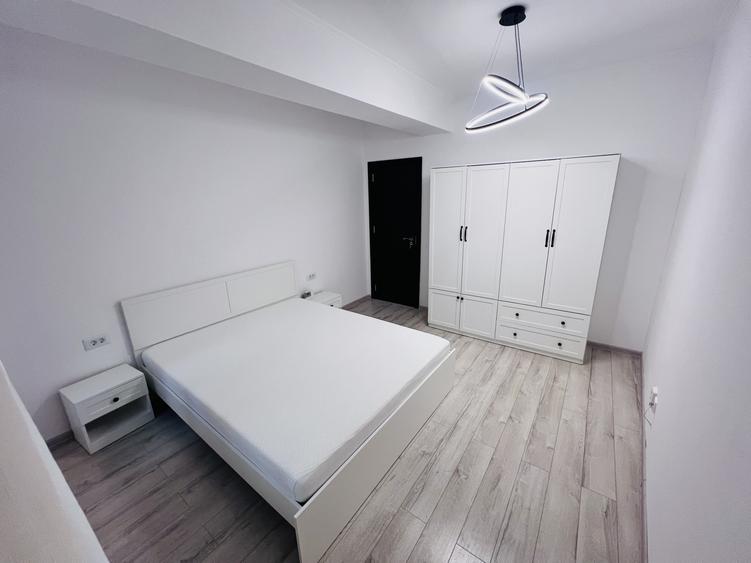 Apartament cu 2 camere semidecomandat, mobilat în Eminescu