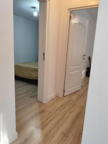 Apartament cu 3 camere semidecomandat în Drumul Taberei