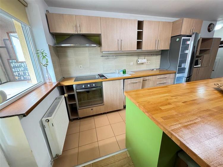 Apartament cu 3 camere decomandat, mobilat în Hipodrom 2