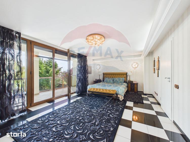 Casă cu 9 camere cu Teren 721 Mp în Crevedia