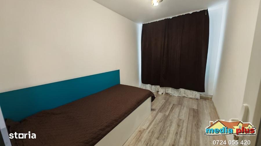 Apartament cu 3 camere decomandat în Micro 17
