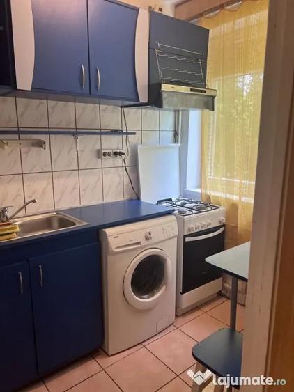 Garsonieră semidecomandată în Apărătorii Patriei