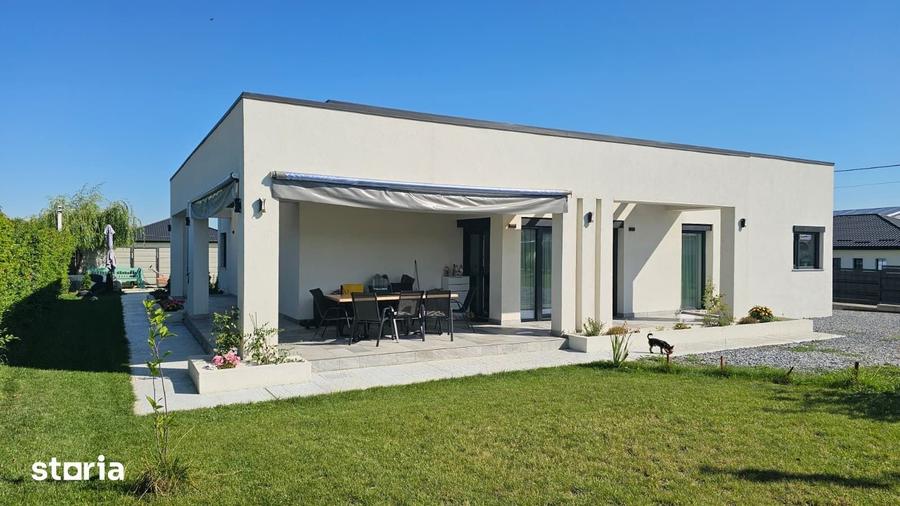 Casă cu 4 camere cu Teren 2100 Mp în Șcheia
