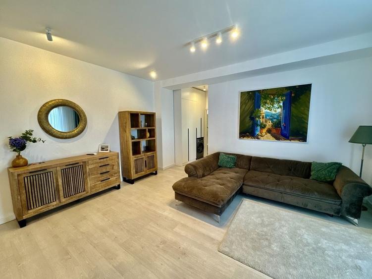 Apartament cu 2 camere decomandat în Central