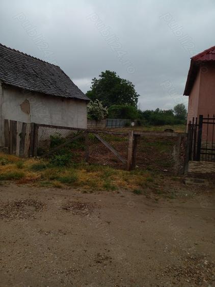 Casă cu 2 camere cu Teren 1600 Mp în Tăut