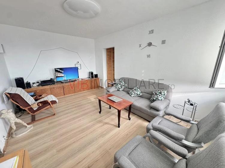 Apartament cu 2 camere semidecomandat în 1 Mai