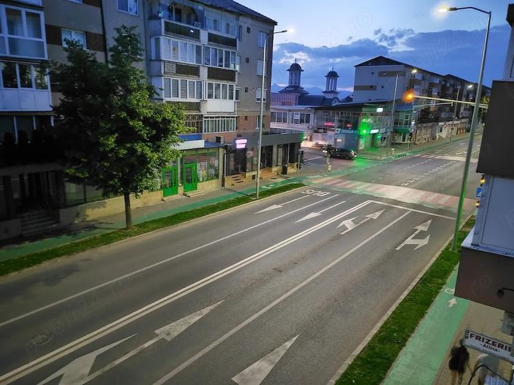 Apartament cu 2 camere semidecomandat în Cetate