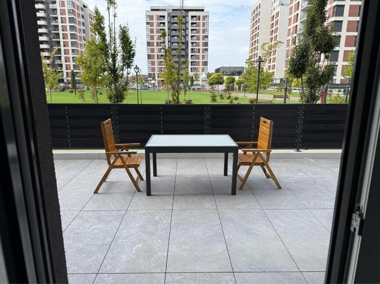 Apartament cu 2 camere semidecomandat, mobilat în UTA
