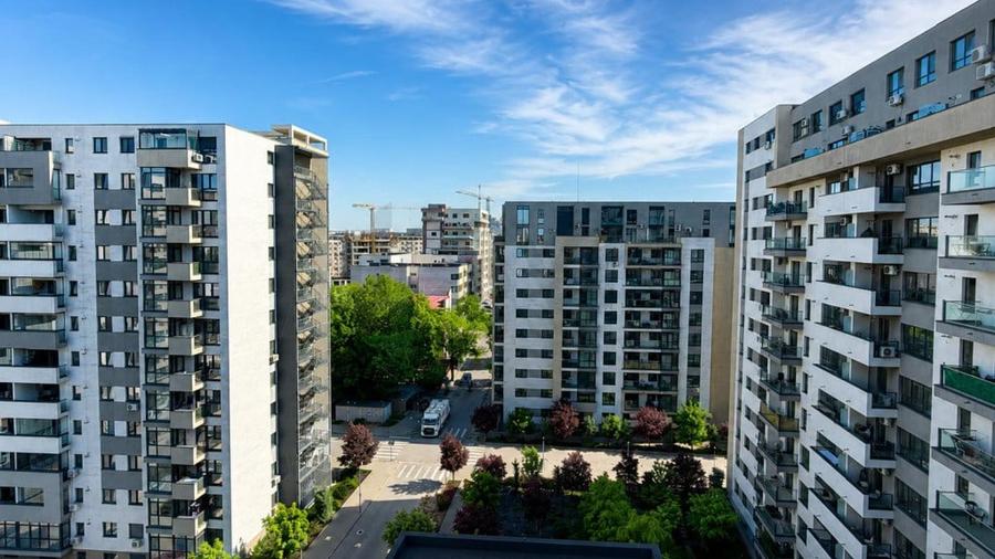 Apartament cu 3 camere decomandat în Lujerului