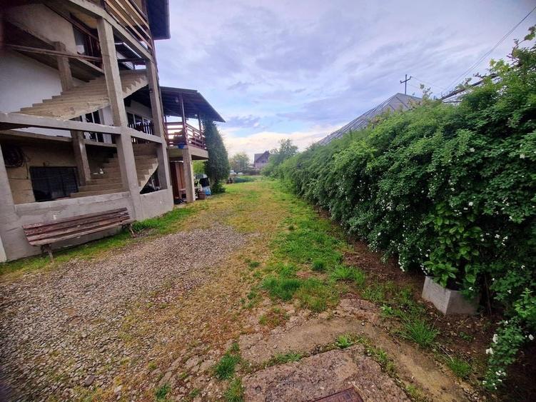 Casă cu 4 camere în Păulești