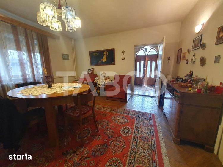 Casă cu 4 camere cu Teren 374 Mp în Central