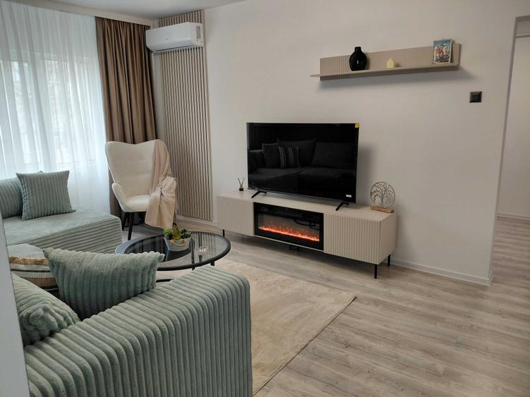 Apartament cu 3 camere semidecomandat în Micro 16