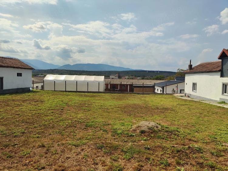 Casă cu 3 camere cu Teren 1850 Mp în Veștem