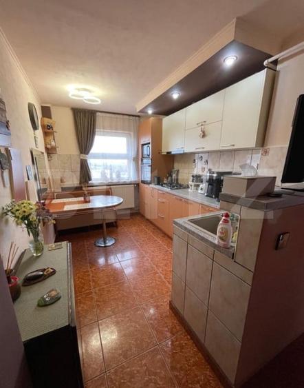 Apartament cu 3 camere decomandat, mobilat în Triaj