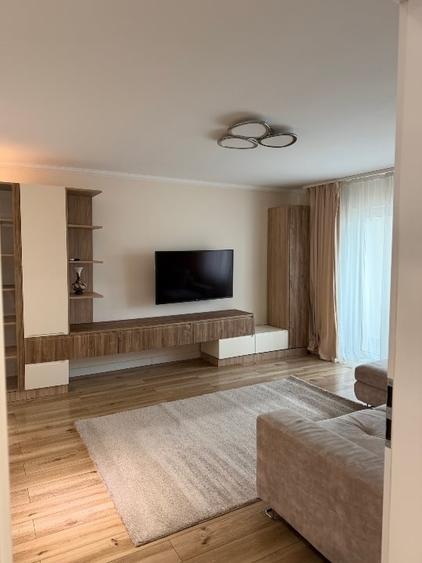 Apartament cu 3 camere decomandat, mobilat în Lipovei