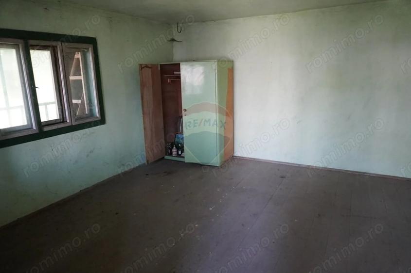 Casă cu 3 camere cu Teren 1922 Mp în Săliște