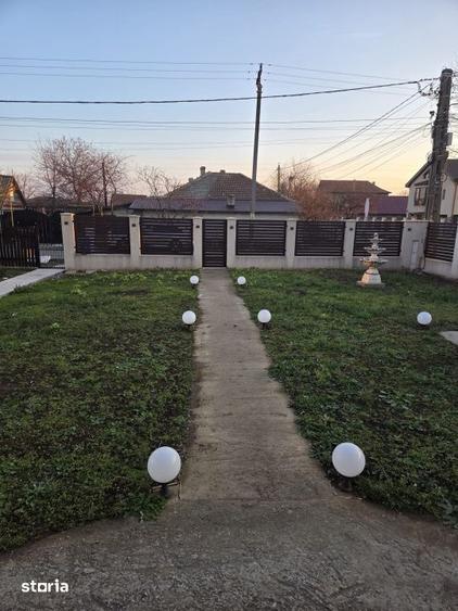 Casă cu 4 camere cu Teren 400 Mp în Cumpăna