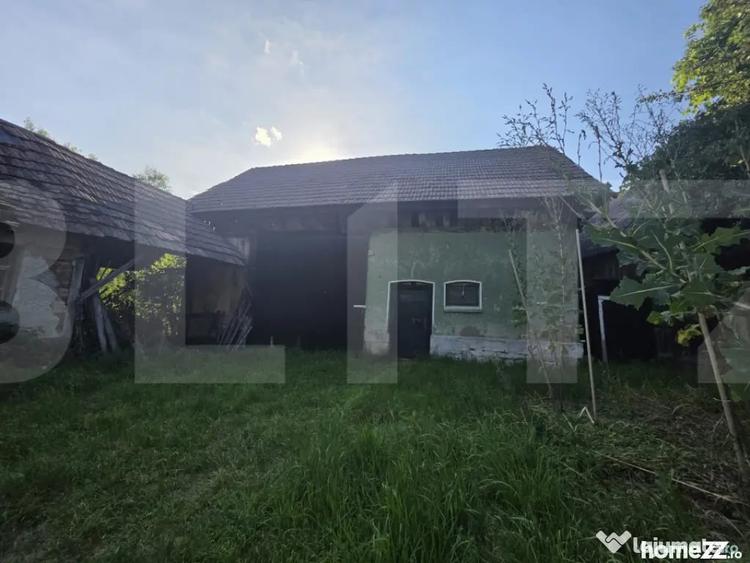 Casă cu 3 camere cu Teren 1957 Mp în Bita