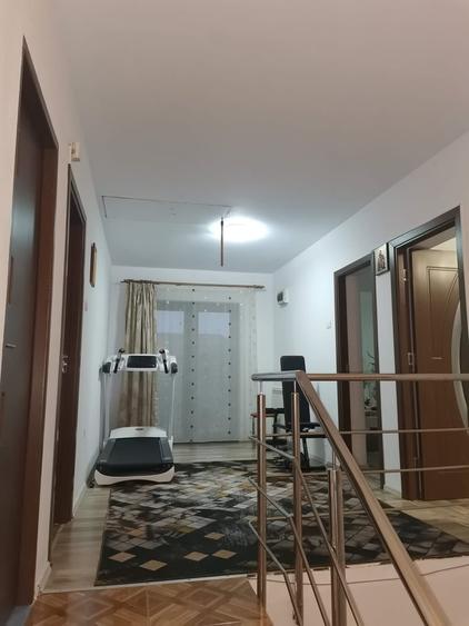 Casă cu 5 camere cu Teren 362 Mp în Exterior Vest