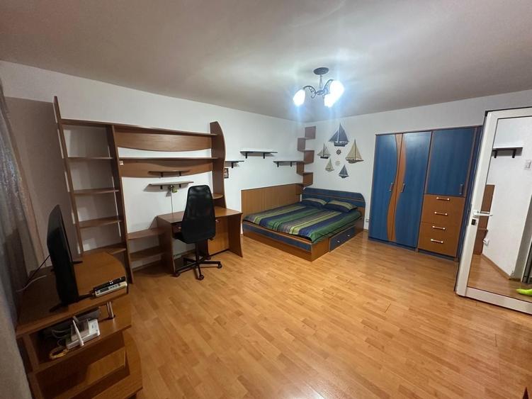 Garsonieră decomandată în Militari