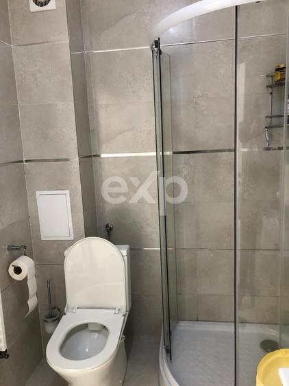 Apartament cu 3 camere semidecomandat, mobilat în Florești