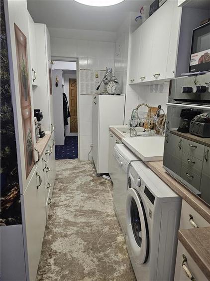 Apartament cu 3 camere decomandat, mobilat în Pantelimon