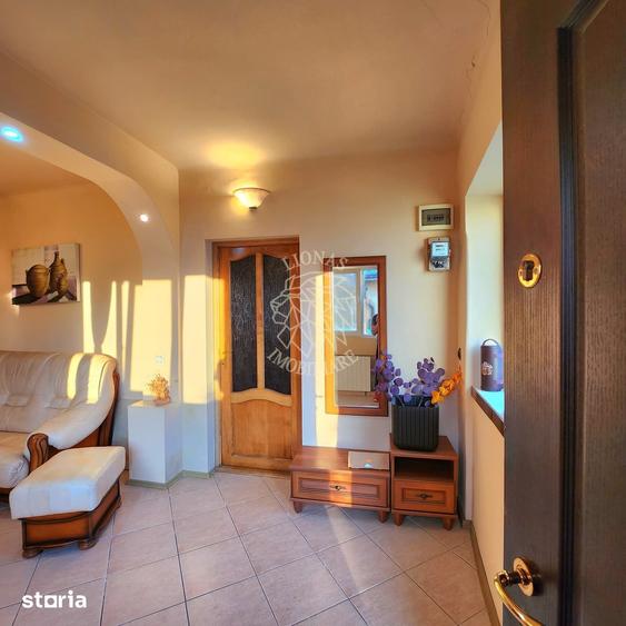 Apartament cu 3 camere, mobilat în Central