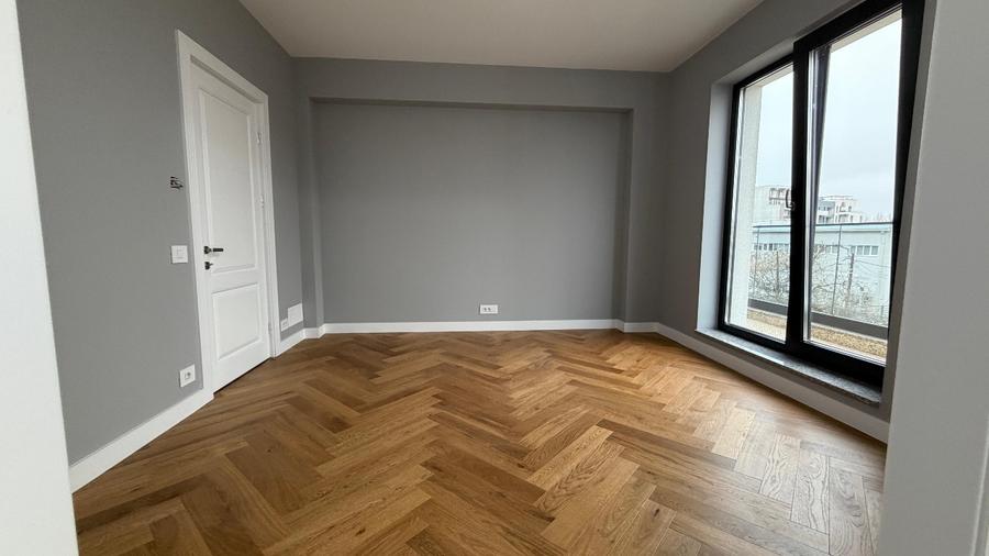 Apartament cu 3 camere decomandat în Aviației