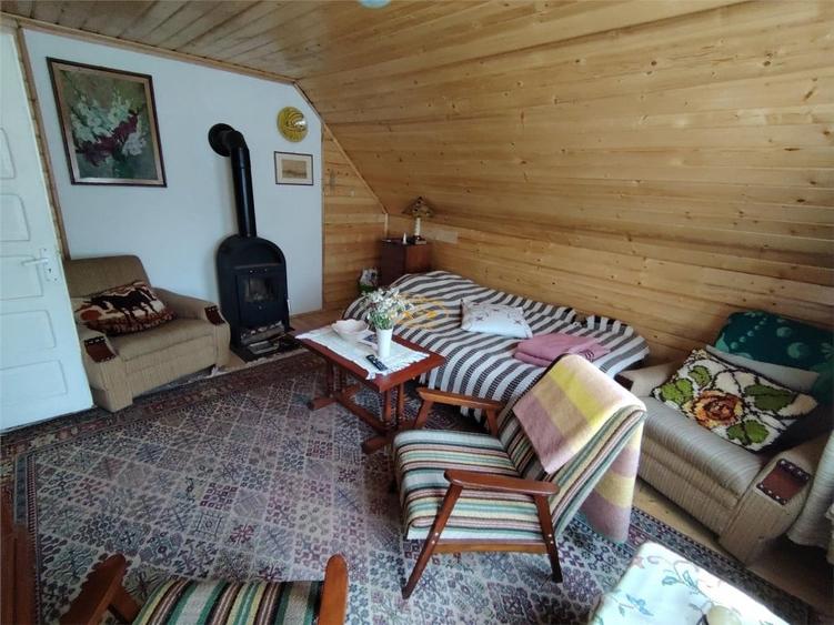 Casă cu 4 camere cu Teren 390 Mp în Izvoru Mureșului