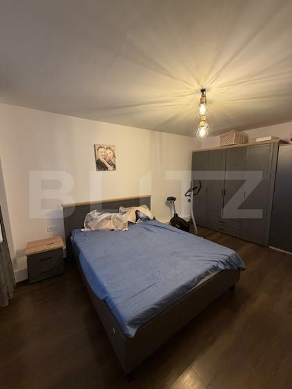 Apartament cu 4 camere decomandat, mobilat în