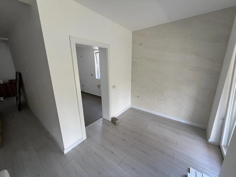 Casă cu 4 camere cu Teren 250 Mp în Chișoda
