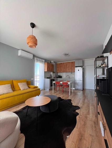 Apartament cu 3 camere decomandat în Florești