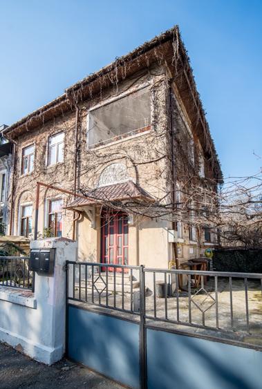 Casă cu 3 camere cu Canalizare în Cotroceni