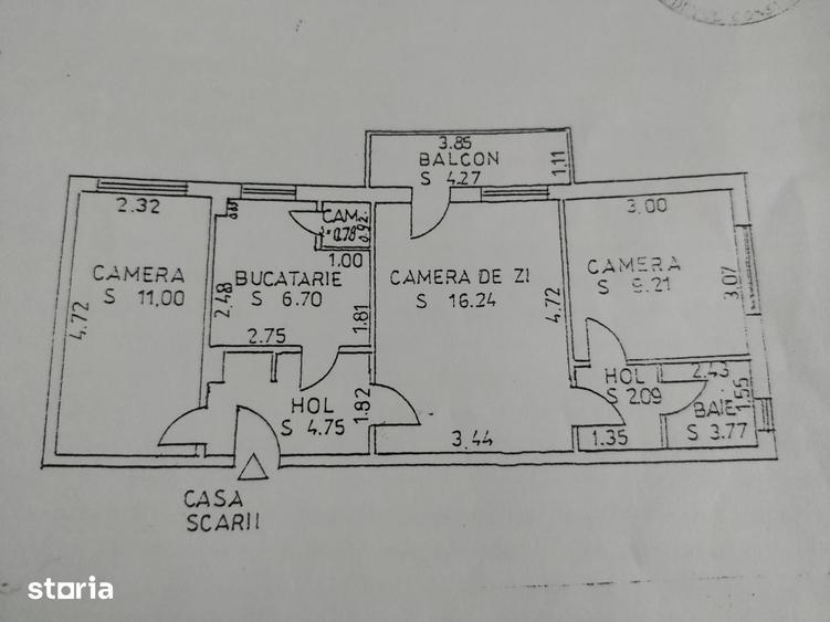 Apartament cu 3 camere semidecomandat în Far