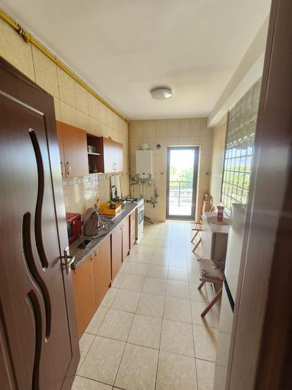 Apartament cu 2 camere decomandat în Văcăresti