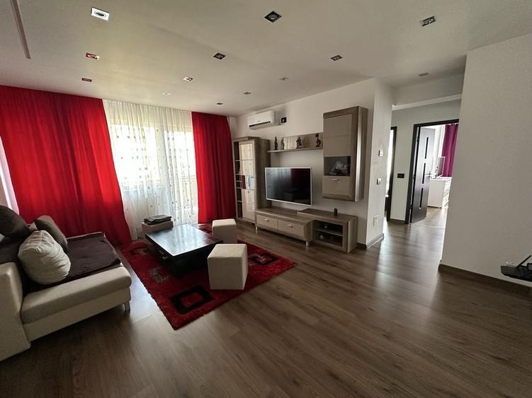 Apartament cu 3 camere decomandat în Central