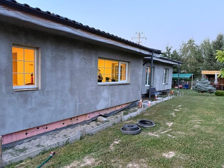 Casă individuală cu 4 camere cu Canalizare în Bucium