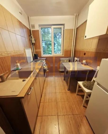 Apartament cu 3 camere semidecomandat în Timișoara