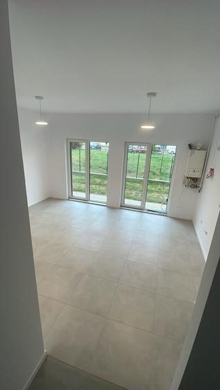 Apartament cu 2 camere decomandat în Florești