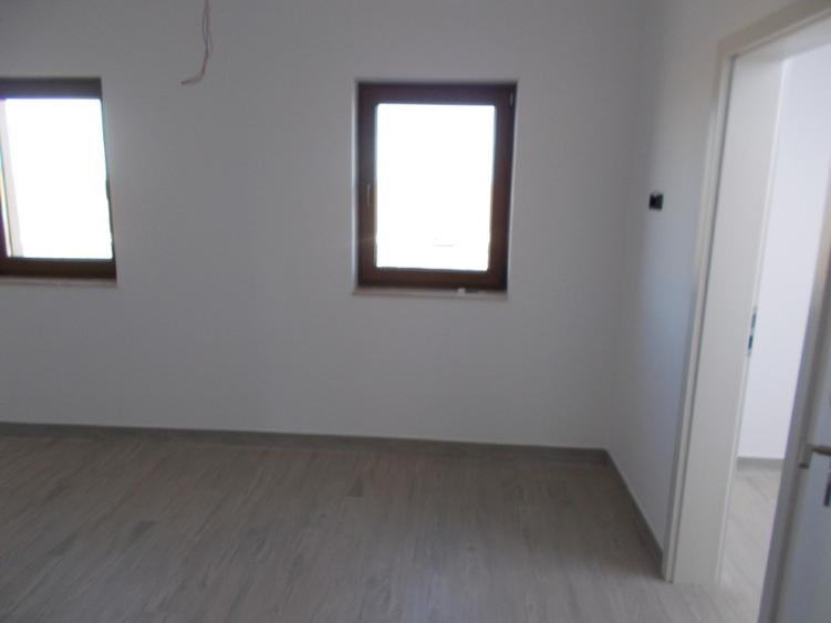 Casă individuală cu 5 camere cu Teren 570 Mp în Giarmata